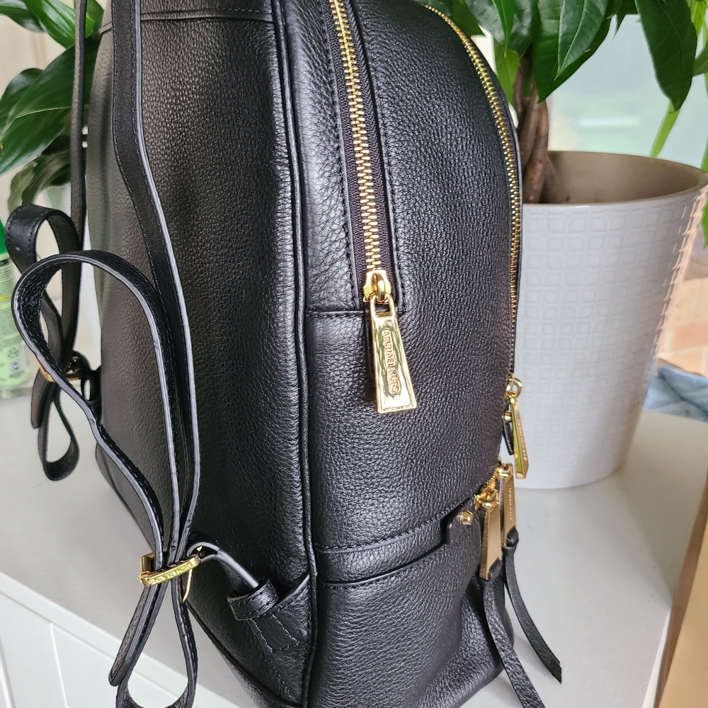 Michael kors backpack - Picture 4 of 11